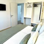 Tropicana アパート ガンディア